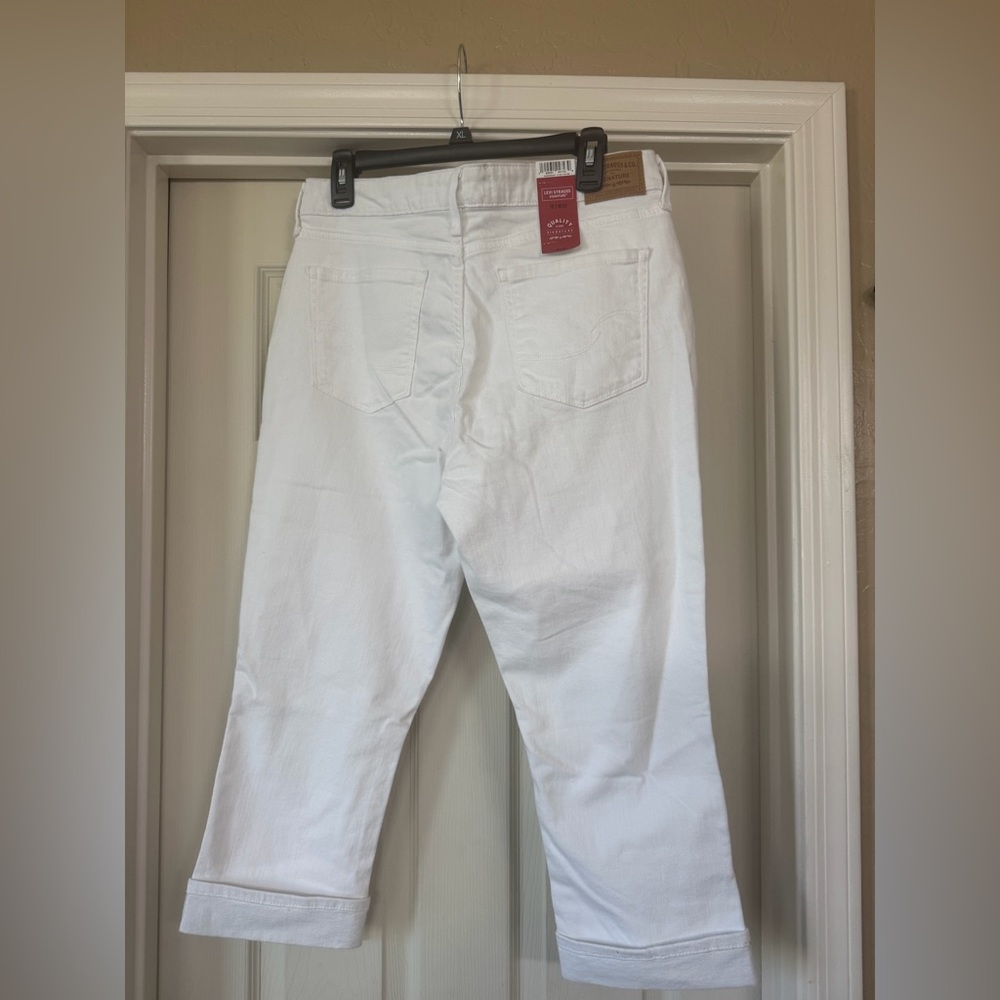 Levi's White Ankle Crop Jeans - Picture 5 of 5